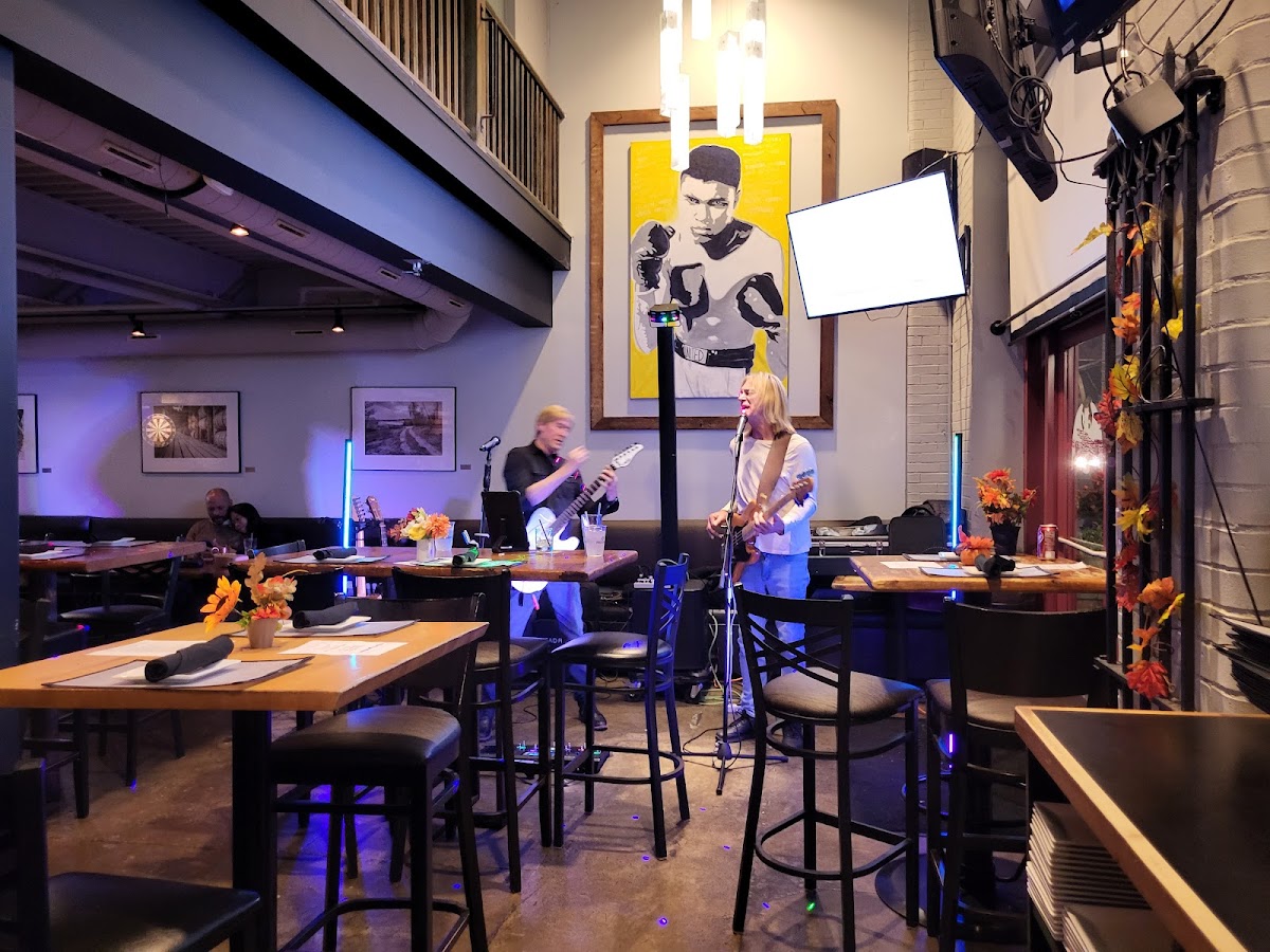 Growlers Beer Bistro